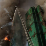 Veľký požiar uvádza Hongkong do stavu najvyššej pohotovosti, keďže hasiči bojujú s požiarom | Newsfeed