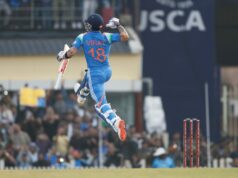 Ventilátor narušil bezpečnosť, aby sa dotkol nôh Virata Kohliho po tom, čo cesto dosiahne vynikajúce storočie v 1. IND vs SA 2025 ODI (Watch) Ventilátor narušil bezpečnosť, aby sa dotkol nôh Virata Kohliho po tom, čo cesto dosiahne vynikajúce storočie v 1. IND vs SA 2025 ODI (Watch)