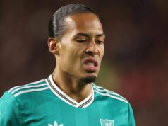 Virgil van Dijk obvinený z hádzania esa Liverpoolu „pod autobus“ v brutálnom obliekaní | Futbal | Šport Virgil van Dijk obvinený z hádzania esa Liverpoolu „pod autobus“ v brutálnom obliekaní | Futbal | Šport