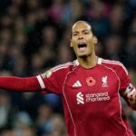 Virgil van Dijk poslal správu Arsenalu po tom, čo Liverpool prehral s Manchestrom City