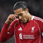 Virgil van Dijk hovorí, že on a jeho spoluhráči z Liverpoolu sklamajú manažéra Arneho Slotu