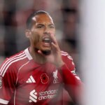 Virgil van Dijk sa po porážke Liverpoolu s Aston Villou zameral na Wayna Rooneyho