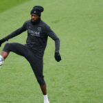 Víťaz Zlatej lopty Dembele sa po zranení lýtka vracia do zostavy PSG na zápas Ligy majstrov