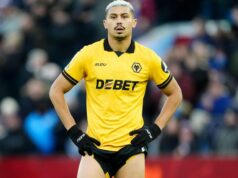 Vlci potrebujú prevzatie Saudskou Arábiou alebo skutočný zázrak, pretože šance na prežitie po porážke vo Ville dosahujú 0,01 %. Vlci potrebujú prevzatie Saudskou Arábiou alebo skutočný zázrak, pretože šance na prežitie po porážke vo Ville dosahujú 0,01 %.