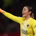 Keď sa Mary Earpsová vrátila do svojho bývalého klubu, dážď na Old Trafford neúnavne padal