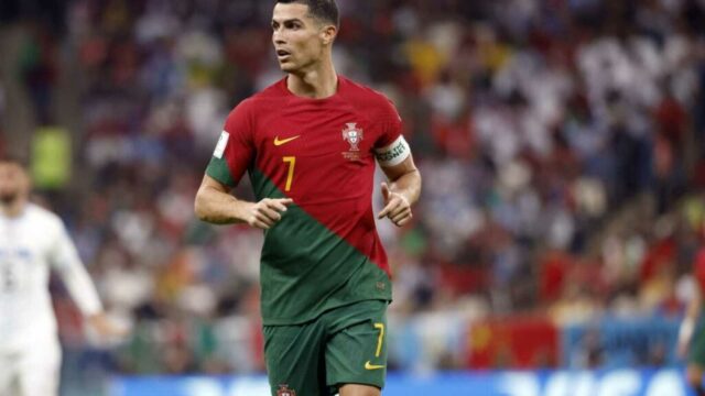 Vyčíňanie Cristiana Ronalda za červenú kartu by mohlo vykoľajiť jeho finále majstrovstiev sveta
