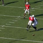 Hráč Ohio State Caleb Downs sa akosi vyhol trestu za zlovestný zásah do súpera