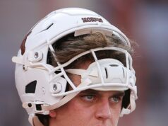 Vysokoškolský rozohrávač Arch Manning rozosiela fanúšikov svojou doposiaľ najlepšou hrou Texaský rozohrávač Arch Manning predviedol proti Arkansasu svoj najlepší výkon v sezóne