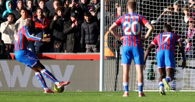Vysvetlená zmena pravidiel trestov, ktorá stála Man Utd proti Crystal Palace
