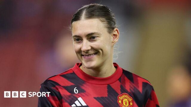 WSL: „Trailblazer“ Hannah Blundell chce inšpirovať ďalšie matky v ženskom Hannah Blundell in action for Manchester United