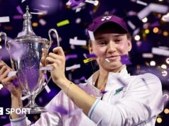 WTA Finals: Elena Rybakina naštvala Arynu Sabalenkovú, aby získala rekordnú výhru 4 milióny libier Elena Rybakina