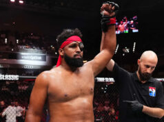 Waldo Cortes-Acosta sleduje zápas 24. januára proti Derrickovi Lewisovi na debute Paramount v UFC Download app from appStore