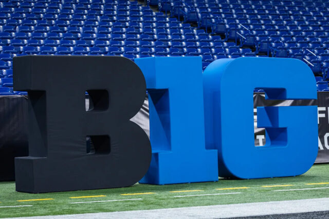 Washingtonský ženský futbal vyhral turnaj Big Ten v PK, 3 Download app from appStore