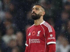 Wayne Rooney sa zdvojnásobil na Mohameda Salaha, keď ikona Man Utd trhá hviezdu Liverpoolu Mohamed Salah sa v Liverpoole trápi