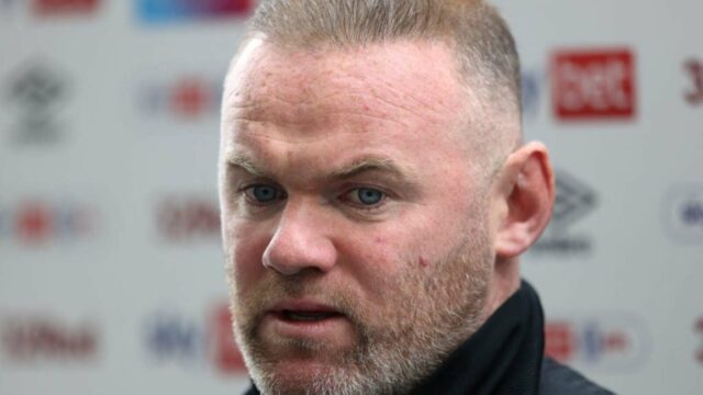 Wayne Rooney vysvetľuje, čo s ním Chelsea zamýšľala predtým, ako si vybral Man United
