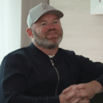 BURNLEY, ANGLICKO - 1. NOVEMBRA: Viktor Gyokeres z Arsenalu oslavuje po tom, čo strelil prvý gól svojho tímu počas zápasu Premier League medzi Burnley a Arsenalom na Turf Moor 1. novembra 2025 v Burnley v Anglicku. (Foto: James Gill – Danehouse/Getty Images)