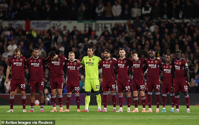 West Ham objasnil plány Remembrance Day – po úniku klubového West Ham je plne odhodlaný ctiť si Remembrance Weekend napriek tomu, že uniknutý e-mail nesprávne naznačuje opak