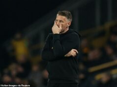 Wolves 0-2 Crystal Palace ANALÝZA: Príchod Roba Edwardsa ponúka nádej – ale limity tohto tímu boli odhalené bezprostrednou porážkou a v januári MUSÍ dostať podporu, inak sa čoskoro vráti do šampionátu. Zdá sa, že Rob Edwards sa po prevzatí vedenia Wolves určite vráti do šampionátu a zaslúžil by si cenu manažéra roka, ak dokáže udržať tento tím