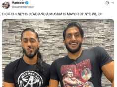 Wrestler oslavuje smrť Dicka Cheneyho v deň volieb Zohrana Mamdaniho zvráteným príspevkom na sociálnych sieťach Zápasník AEW Mansoor (vpravo) oslavoval smrť Dicka Cheneyho na sociálnych sieťach