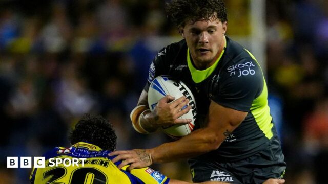 Denive Balmforth in action for Catalans Dragons against Warrington Wolves
