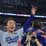 Yoshinobu Yamamoto predstavuje fanúšikom Dodgera svojho záchranárskeho psa