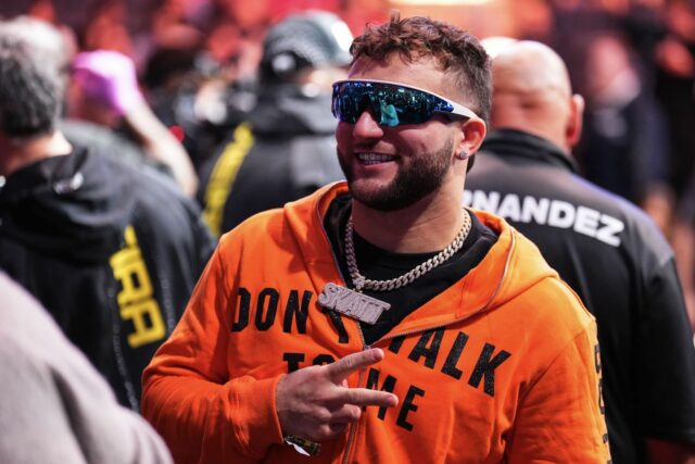 Zasvätenec NFL nalieha na Giants, aby „zrušili“ zmluvu s Camom logo pochodového šialenstva