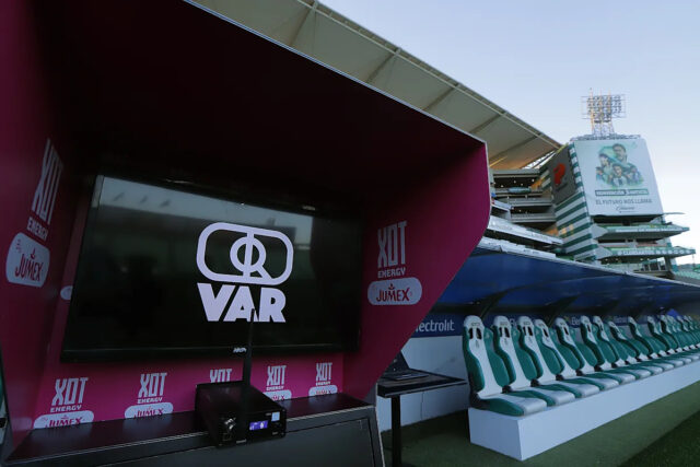 Zlovestný trend – VAR chyby v sérii A na vzostupe Zlovestný trend – VAR chyby v sérii A na vzostupe v porovnaní s minulou sezónou