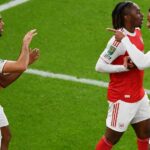 Mikel Merino a Eberechi Eze sú v súboji o štart za Arsenal proti Sunderlandu v sobotu