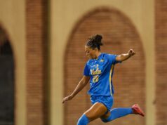 Zoznámte sa s Meilou Brewerovou, 16-ročnou hviezdou ženského futbalu UCLA Zoznámte sa s Meilou Brewerovou, 16-ročnou hviezdou ženského futbalu UCLA