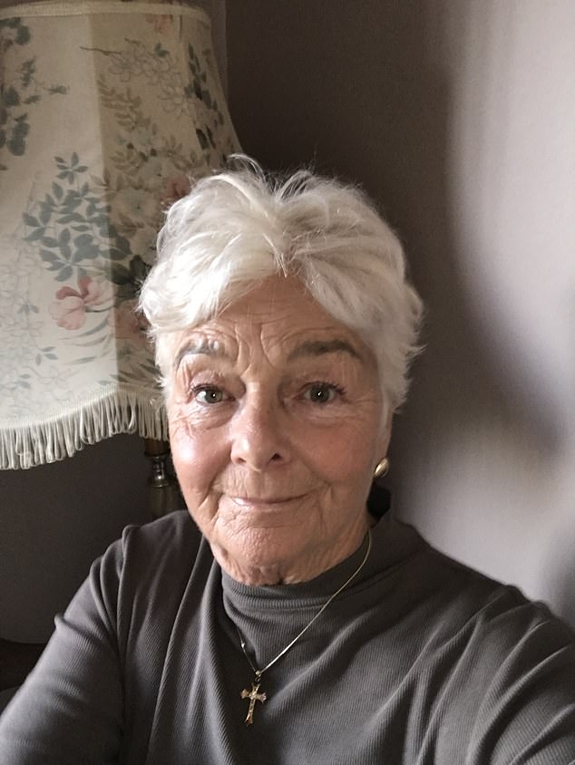 Zoznámte sa s našimi víťazmi Predictor: Čitatelia Daily Mail, ktorí Marion Carr