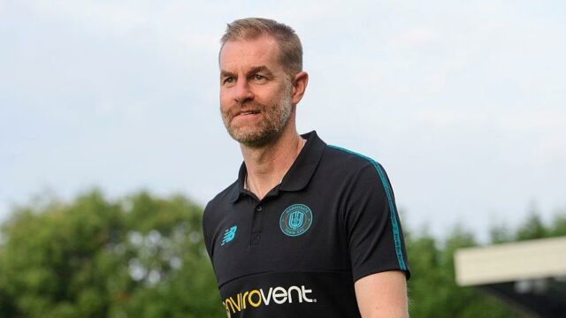 Zranením zasiahnutý Harrogate musí „bojovať proti presile“ - Weaver
