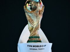 Žreb play-off MS 2026: Všetko, čo potrebujete vedieť, keď Wales a Írsko objavujú súperov Táto fotografia zobrazuje trofej majstrovstiev sveta vo futbale 2026 pred žrebovaním majstrovstiev sveta vo futbale 2026 a európskeho žrebu play-off a turnaja play-off v FIFA's Home of Football v Zürichu 20. novembra 2025. (Foto: Fabrice COFFRINI / AFP) (Foto: FABRICE Images Getty COFFRINI)