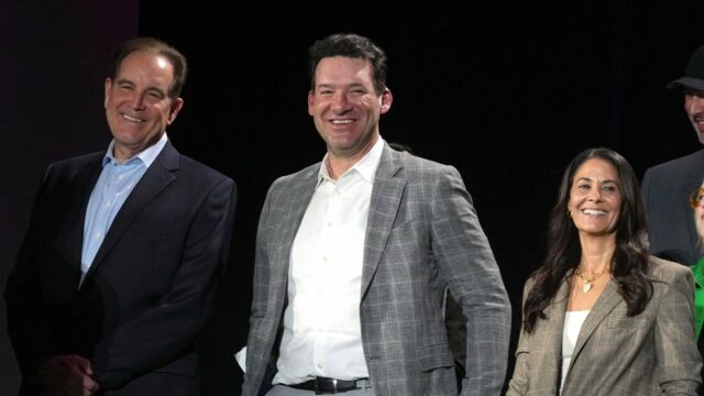 Zvláštne zvuky Tonyho Roma odpudzujú fanúšikov NFL Zvláštne zvuky Tonyho Roma odpudzujú fanúšikov NFL