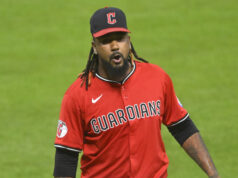 „Andy Pages stál Emmanuela Clasea 100 000 dolárov“ logo pochodového šialenstva