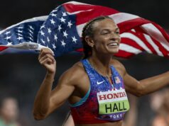 „Celé moje srdce“ – Anna Hall sa zasnúbila s Dariusom Slaytonom so zasneným návrhom skladby, vďaka čomu Suni Lee, Junelle Bromfield a ďalší žiarili Snímka obrazovky niektorých komentárov k príspevku Anny Hallovej na Instagrame (Zdroj obrázka: Instagram Anny Hallovej)