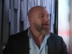 „Happy For You“ – Novokorunovaný šampión WWE objíma Triple H v zákulisí po veľkom víťazstve „Happy For You“ – Novokorunovaný šampión WWE objíma Triple H v zákulisí po veľkom víťazstve