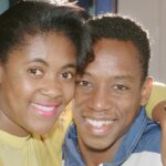 Ian Wright komentuje pre ITV Sport počas finále Emirates FA Cup medzi Crystal Palace a Manchester City na štadióne Wembley v Londýne, Anglicko, 17. mája 2025.