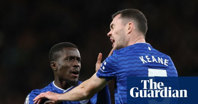 „Mám rád, keď moji hráči bojujú“: David Moyes bráni Idrissu Gueyeovú po vypadnutí Evertonu | Everton
