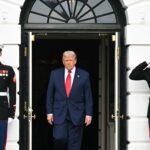 „Potrestateľné smrťou!“: Trump obviňuje demokratických zákonodarcov z poburovania | Donald Trump