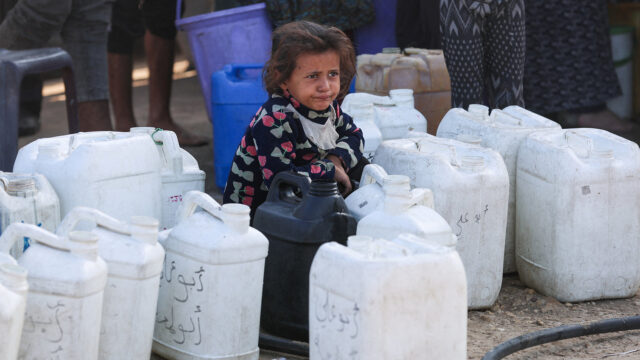 „Stratená generácia“ v Gaze stráca detstvo kvôli úlohám starostlivosti o rodinu | Zločiny proti ľudskosti
