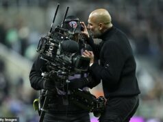 „Zahanbený“ a „zahanbený“ Pep Guardiola sa ospravedlňuje za konfrontáciu s KAMERAMANOM po porážke Man City v Newcastle Pep Guardiola sa ospravedlnil za pozápasové vyčíňanie po prehre Man City s Newcastlom