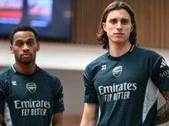 13 hráčov by mohlo chýbať Arsenal vs Aston Villa po nových obavách o zranenie a dvojnásobnom treste Jurrien Timber a Riccardo Calafiori počas tréningu Arsenalu