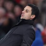 Mikel Arteta reaguje