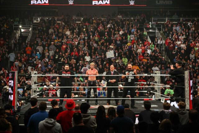 2-násobný šampión tímu WWE Tag Team bude odhalený ako nový líder The Vision 5. januára? Skúmanie možnosti
