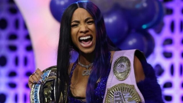 Mercedes Mone predvádza opasky (Zdroj: @MercedesVarnado na X)