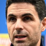 Tréner Arsenalu Mikel Arteta sa zúčastňuje tlačovej konferencie