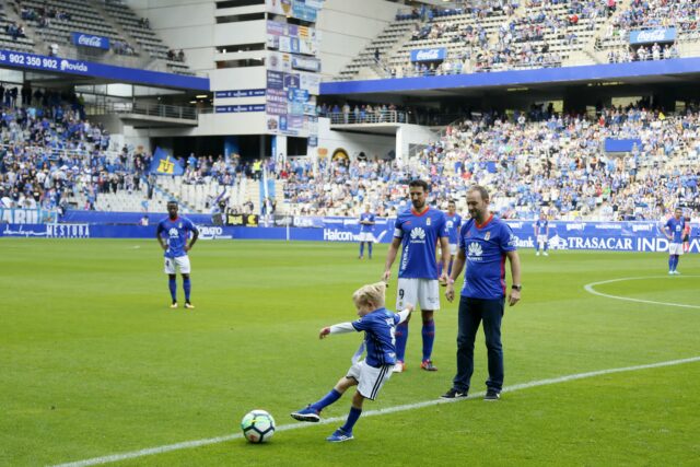 sid love at real oviedo's nuevo carlos tartiere.