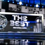 Na tomto obrázku, ktorý poskytla FIFA, je cena FIFA Puskas Award pred udeľovaním cien The Best FIFA Football Awards 17. decembra 2020 vo švajčiarskom Zürichu.