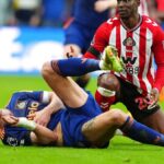 Aktualizácia zranenia Dana Burna - Obrancovi Newcastlu hrozí až šesť týždňov výpadku pre zranenia rebier a pľúc