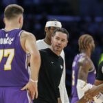Aktuálne informácie o zraneniach Lakers o Luka Doncic, Austin Reaves, Deandre Ayton